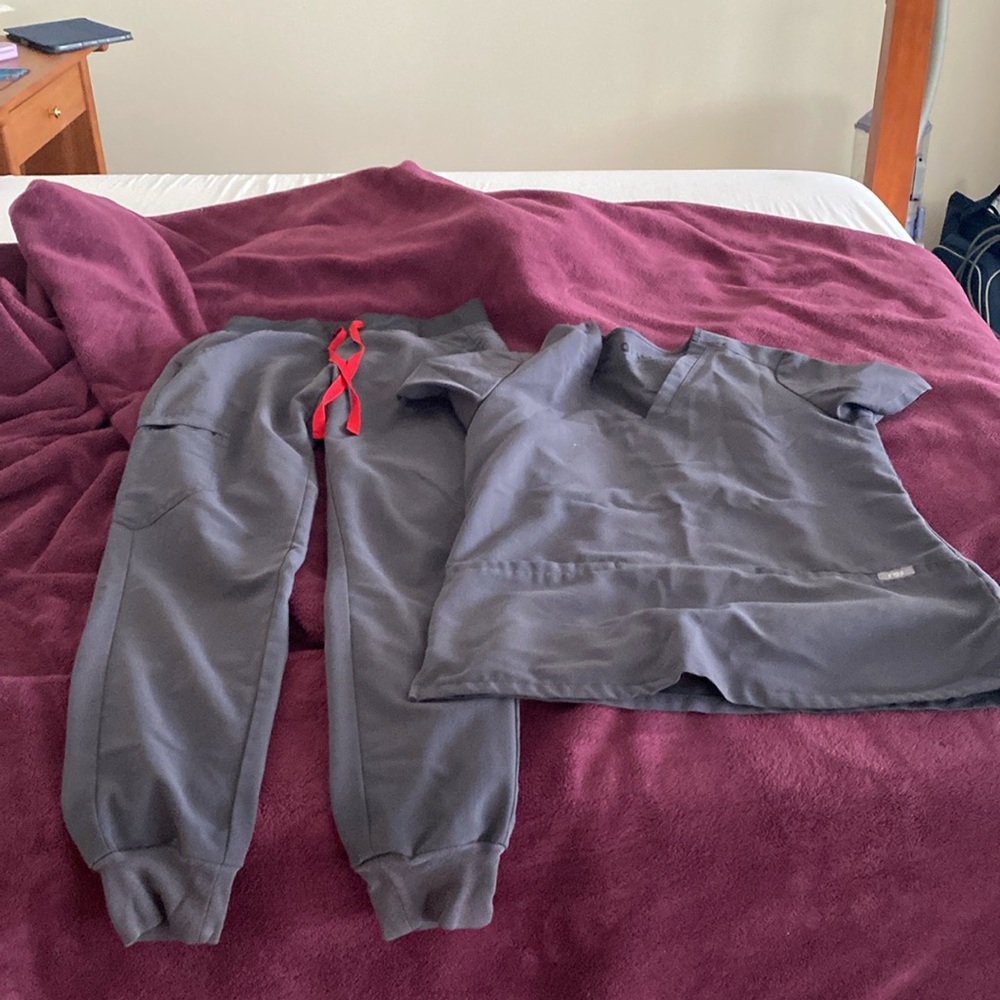 XXS dark gray figs set with joggers